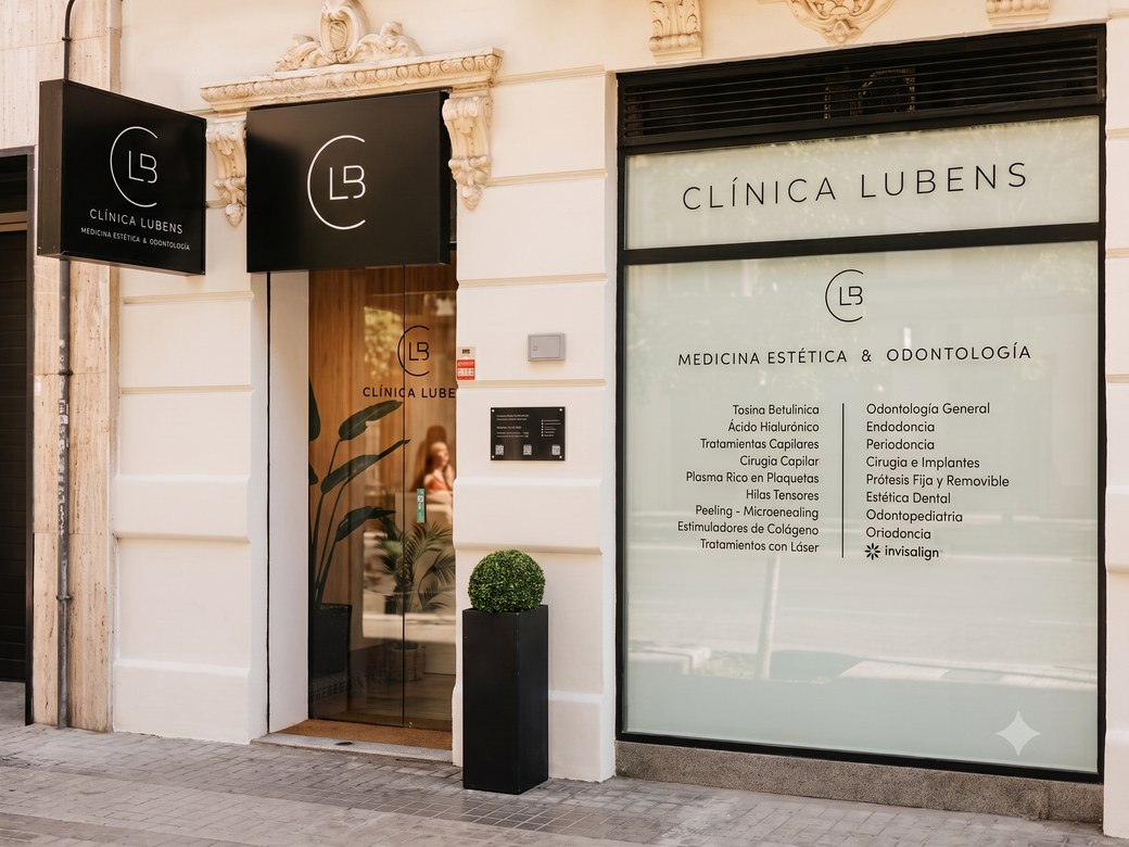 Fachada y entrada de Clínica Lubens en Ruzafa, Valencia